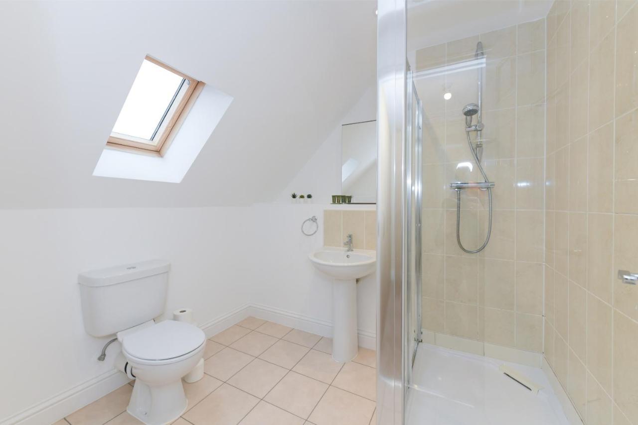 Stunning Garden House With Free Wifi And Parking *