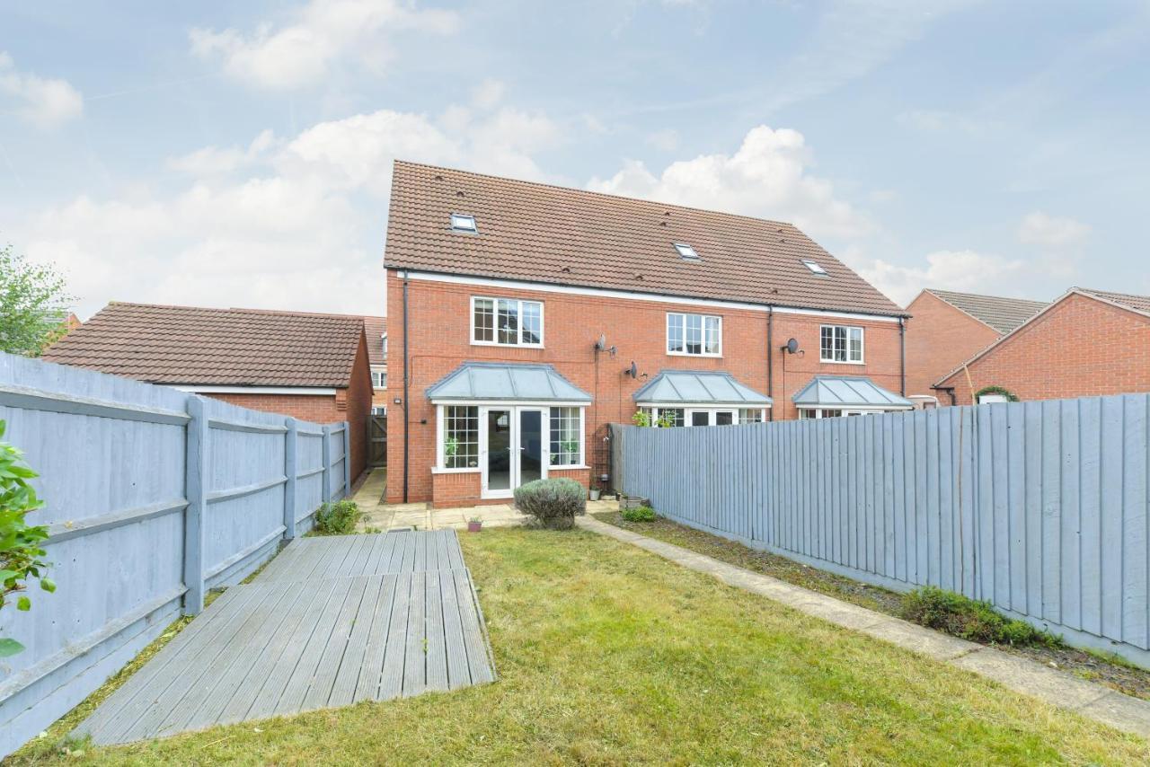 Stunning Garden House With Free Wifi And Parking *